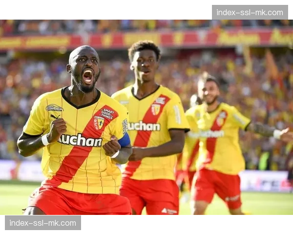 法甲防守战术演变：从集体后撤到区域人盯人的转型趋势